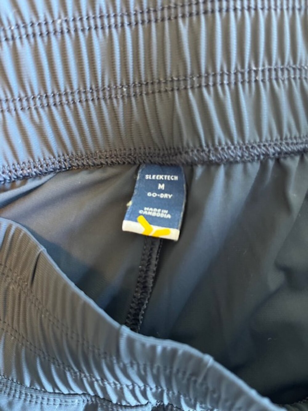 Old Navy SleekTech Barrel Pants in Dusk Navy | Size Medium - Picture 9 of 10